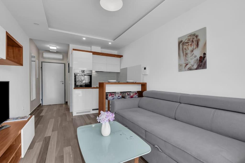 Brotis - Studioapartment - Makarska Exklusiv Promajna Esterno foto