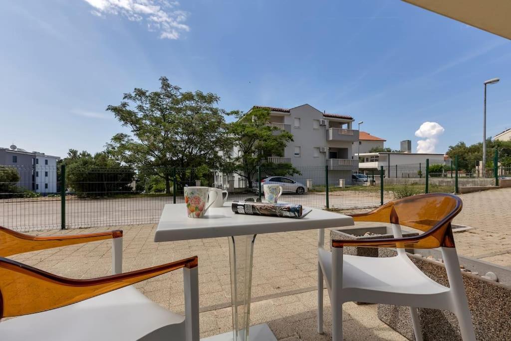 Brotis - Studioapartment - Makarska Exklusiv Promajna Esterno foto