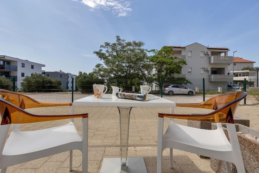 Brotis - Studioapartment - Makarska Exklusiv Promajna Esterno foto